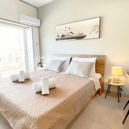 Rhodes Central: King Bed Studio Rhodes City
